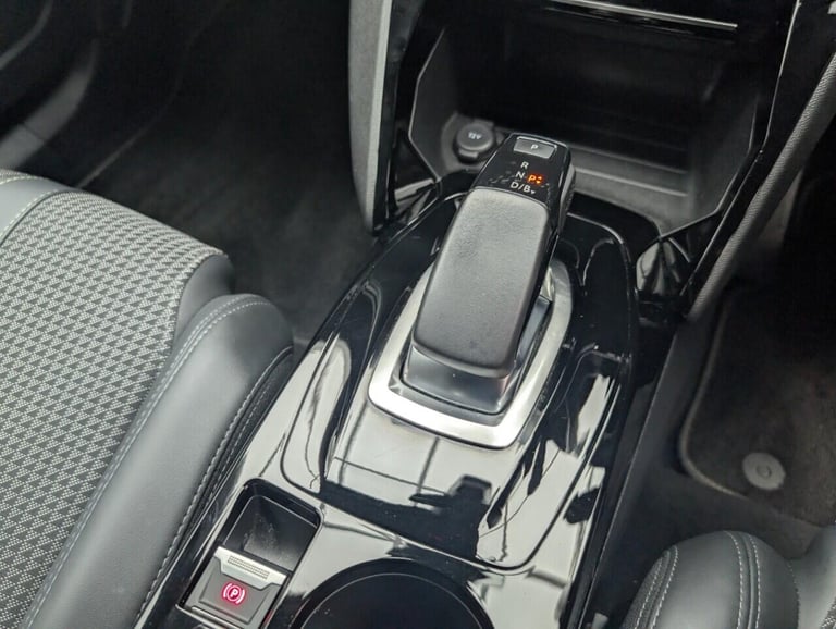 2021 Peugeot E-2008 50kWh GT SUV 5dr Electric Auto (136 ps) - SAT NAV, HEATED SEATS, ALLOY HATCHB...