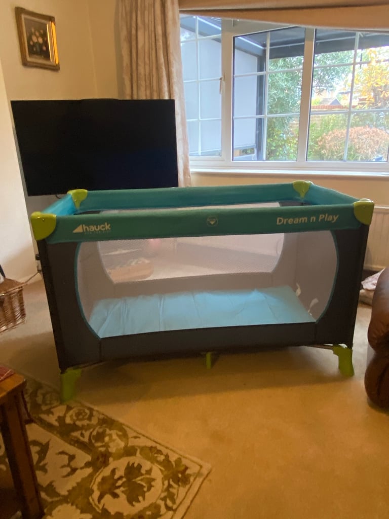 Hauck travel cot