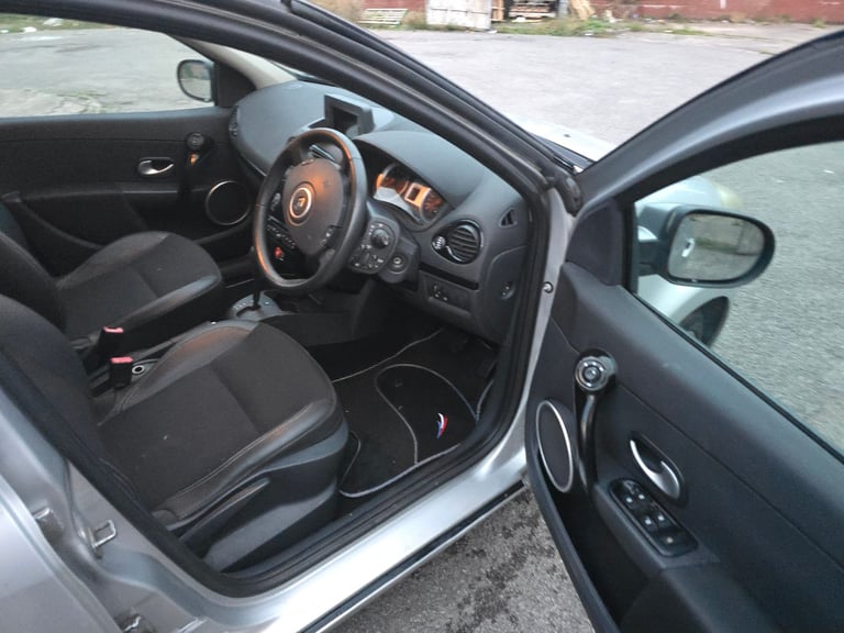 Renault, CLIO, Estate, 2011, Other, 1598 (cc), 5 doors
