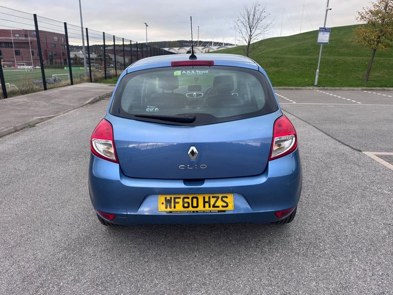 2011 Renault Clio 1.6 VVT Initiale TomTom Auto Euro 5 5dr HATCHBACK Petrol Automatic