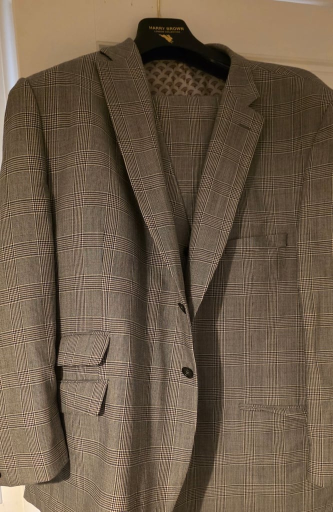 image for MENS 3 PIECE SUIT 