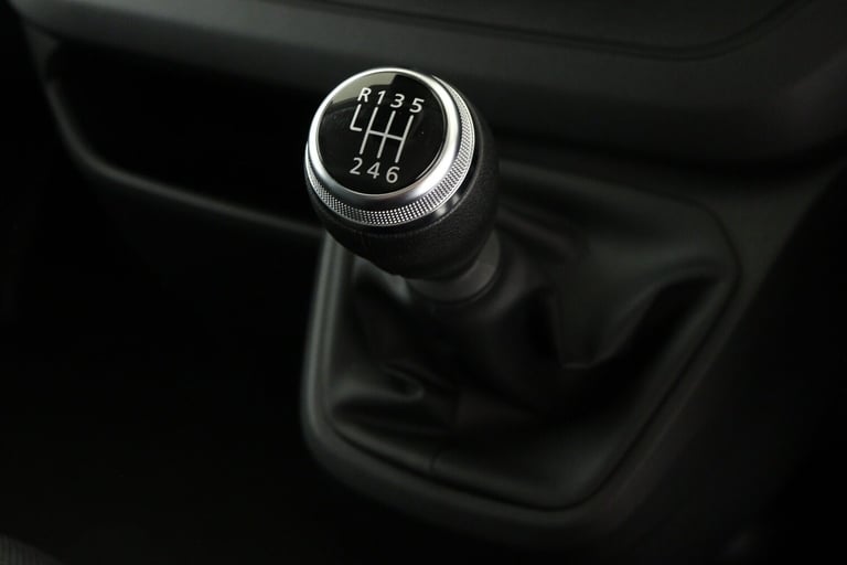 2025 Renault Trafic LL30 Blue dCi 130 Advance [Safety] Panel Van Diesel Manual