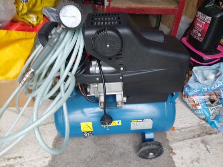 Work Zone AIR Compressor,  excellent working condition 
