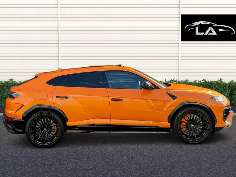 image for 2025 75 LAMBORGHINI URUS SE 4.0 V8 BITURBO PHEV 4WD *PANORAMA ROOF* *HUGE SPEC*
