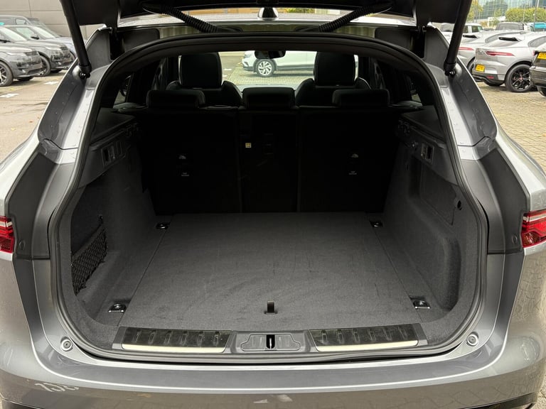 2024 Jaguar F-Pace 2.0 D200 MHEV R-Dynamic SE Black SUV 5dr Diesel Auto AWD Euro 6 (s/s) (204  ES...