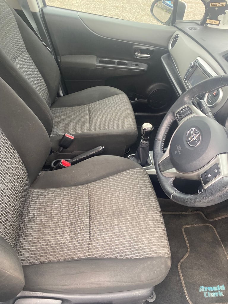 Toyota, YARIS, Hatchback, 2014, Manual, 1364 (cc), 5 doors