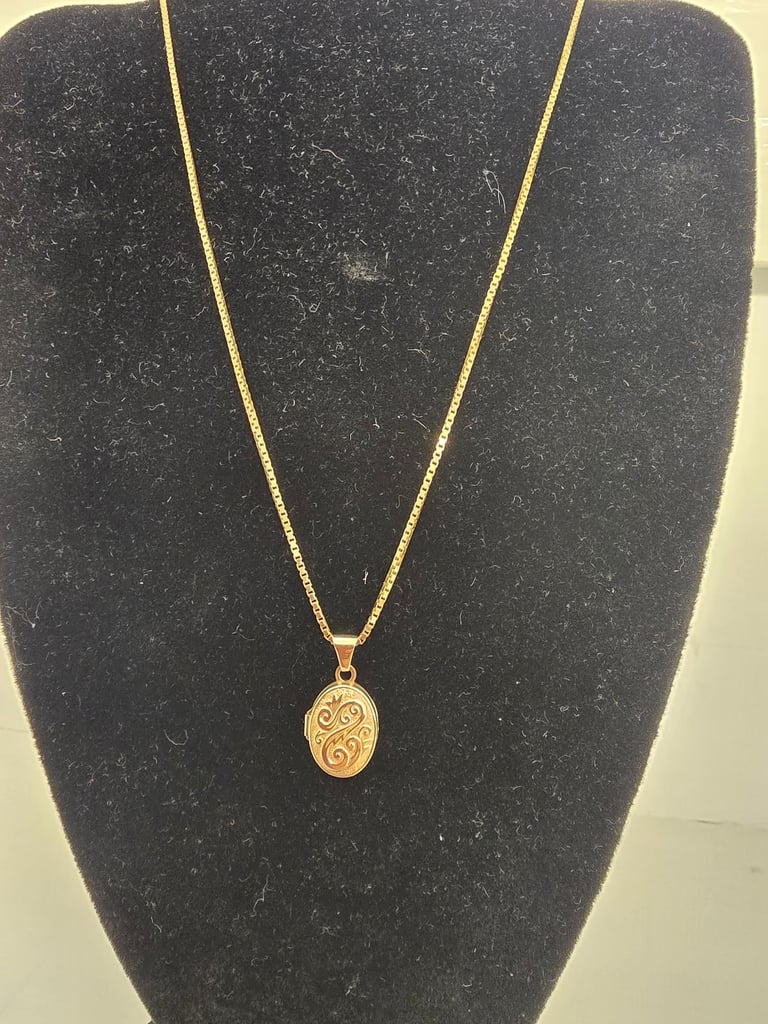 image for 9CT GOLD 14 INCH BOX-LINK CHAIN WITH HINGED LOCKET