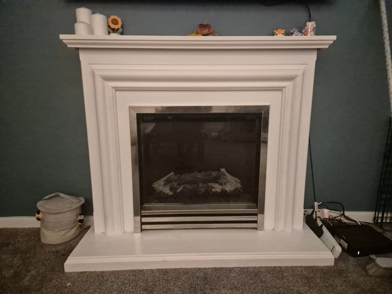 Electric fireplace with surround