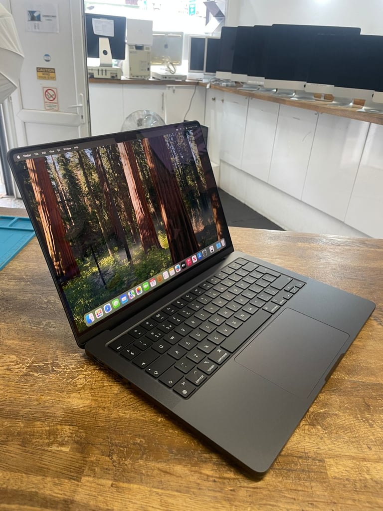 14-inch Apple MacBook Pro M4 16,1 (10-CPU 10-GPU) 16-core 16GB RAM 500GB SSD Space Black Logic Pro