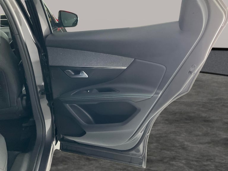 2024 Peugeot 3008 1.6 12.4kWh Allure SUV 5dr Petrol Plug-in Hybrid e-EAT Euro 6 (s/s) (180 ps Suv...