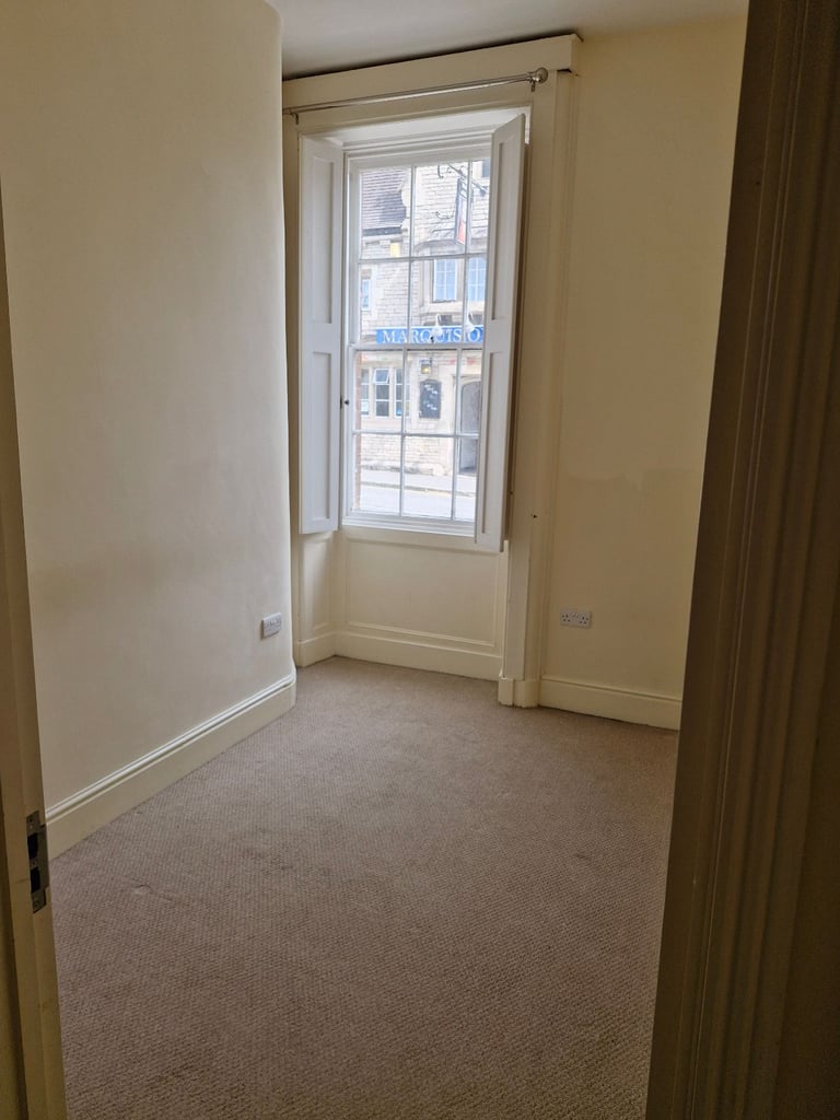 2 rooms of your own in shared flat in Sleaford