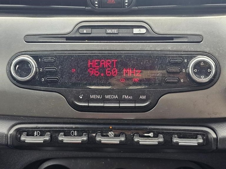 2013 Alfa Romeo Giulietta 1.6 JTDM-2 Collezione Euro 5 (s/s) 5dr HATCHBACK Diesel Manual