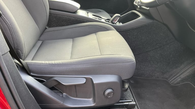 2020 Volvo XC40 Momentum B4 AWD mild hybrid ESTATE Petrol/Electric Hybrid Automatic