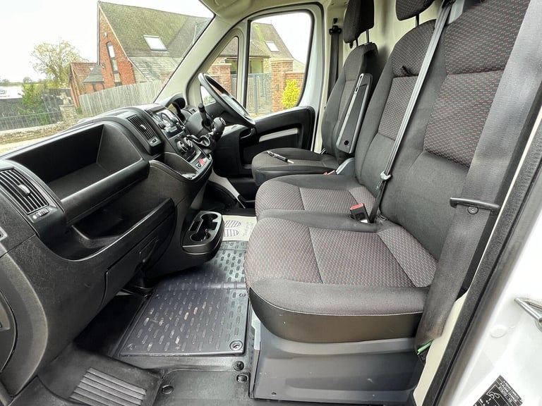 PEUGEOT BOXER 2.2 BlueHDi 335 S 2022