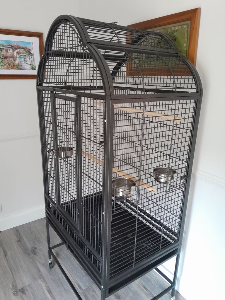Large parrot cage- as new