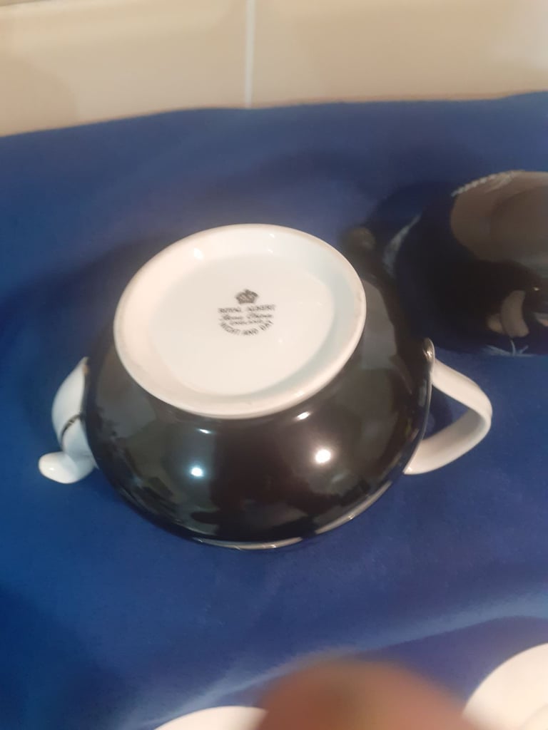 Rare Royal Albert China Night & Day, Teapot, Sugar Bowl, 2 Cups & 2 Saucers & 2 Side Plates 