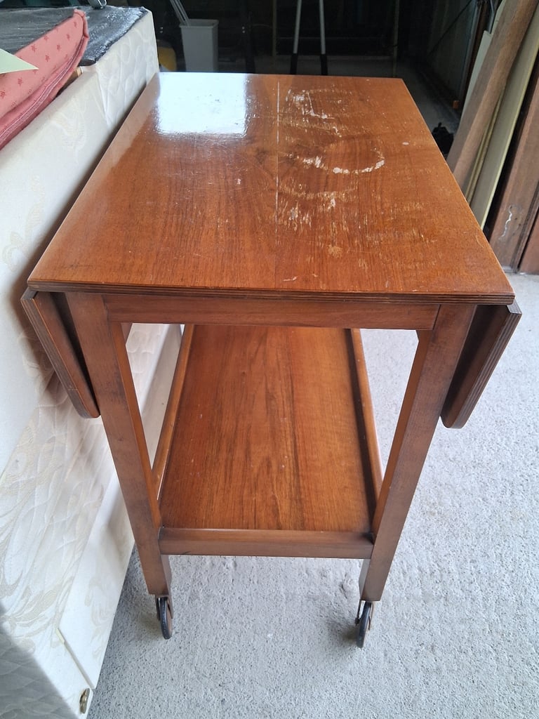 Drop-leaf Occasional Table