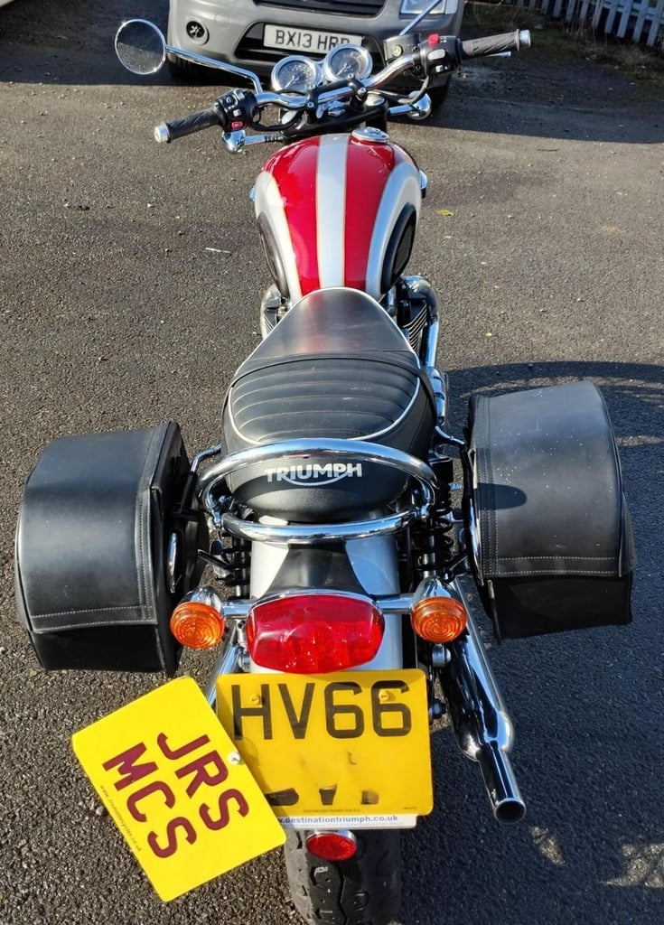 2017 66 TRIUMPH BONNEVILLE T120 T 120 1200 RED 1289 MILES CLASSIC STYLING