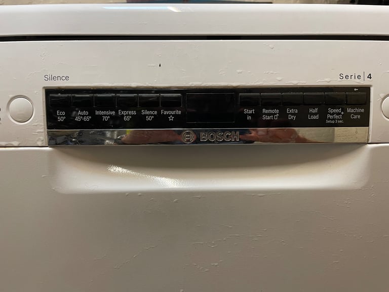 Bosch Series 4 freestanding dishwasher