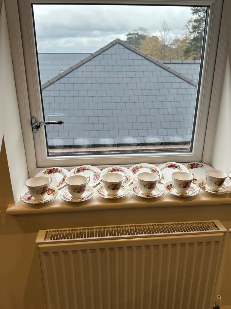 Antique Vintage Gainsborough Bone China dinner set x18