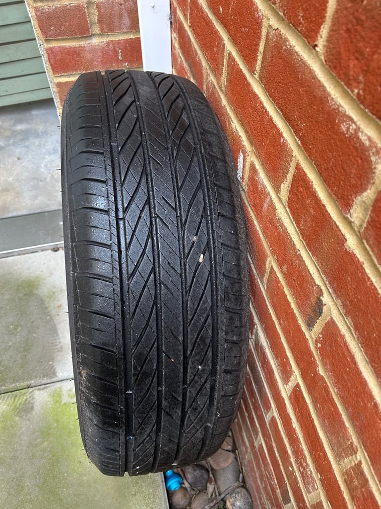 2 tyres 235/65R17 £15 pair