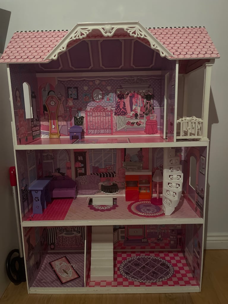 Large Dolls Play House