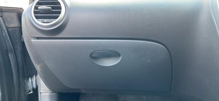 Mk2 Seat Leon glovebox 