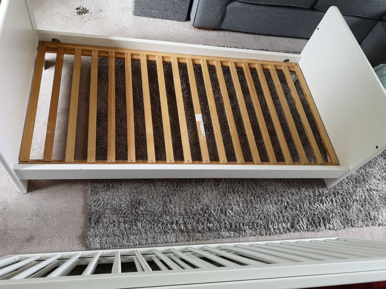 Mamas and Papas Coastline cot and junior bed