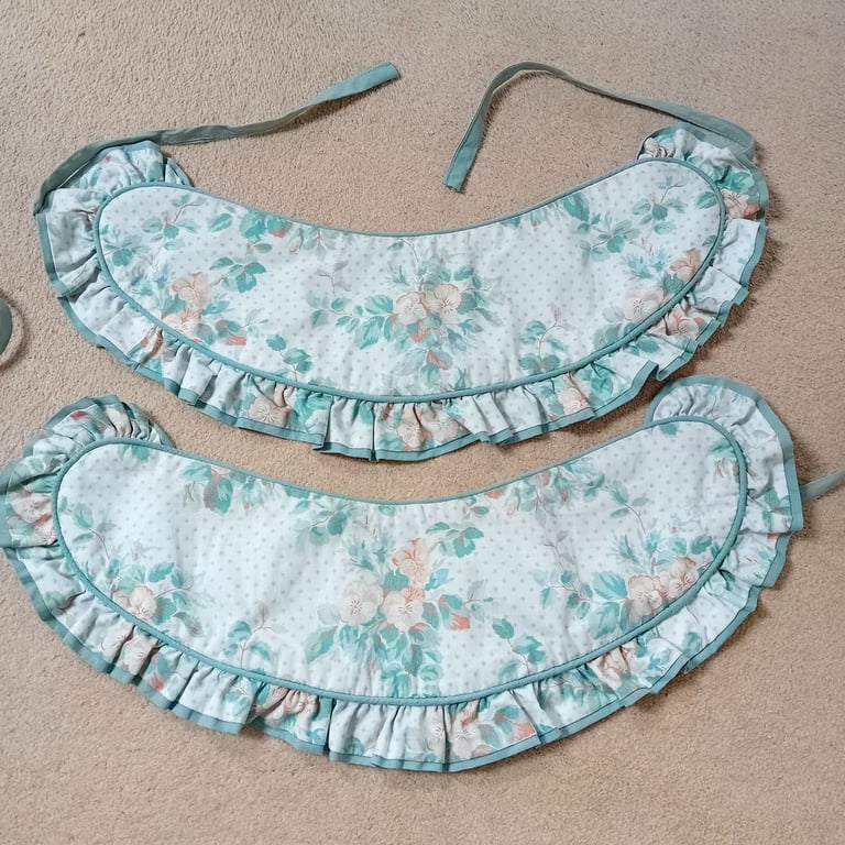 Vintage Laura Ashley 6.5m Louise floral curtains, Pelmet & tie backs