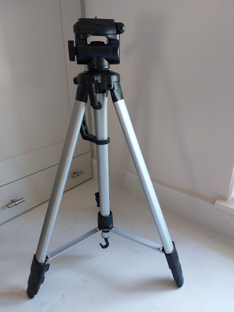 Camera tripod