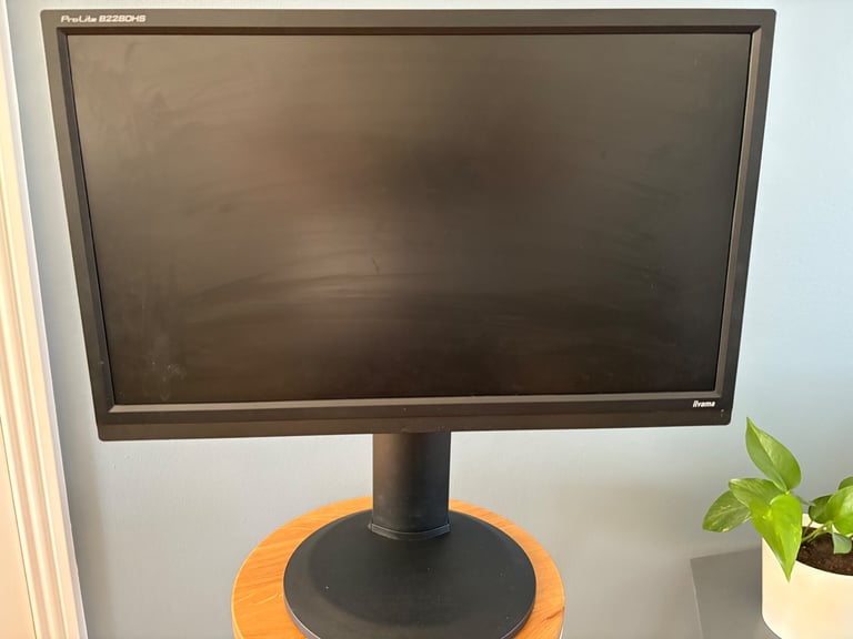 image for 22” monitor