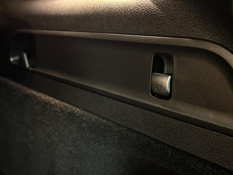 2022 Mercedes-Benz EQC EQC 400 80kWh AMG Line Auto 4MATIC 5dr ESTATE Electric Automatic