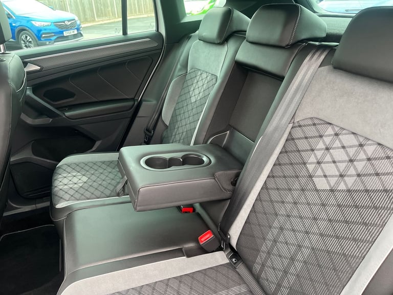2021 Volkswagen Tiguan 2.0 TDI 4Motion R-Line 5dr DSG ESTATE DIESEL Automatic