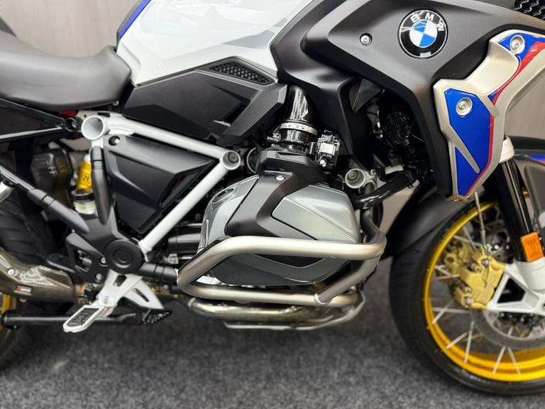2020 20 BMW R1250GS Rallye - AKROPOVIC - Recent Service @ BMW Main Dealers