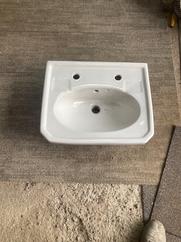 White ceramic sink