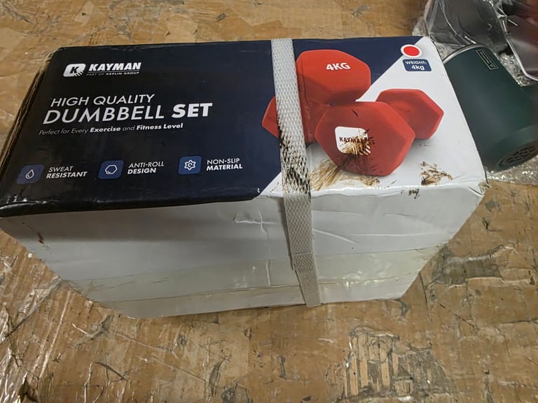 A new still boxed pair of red 4kg dumbell weights 