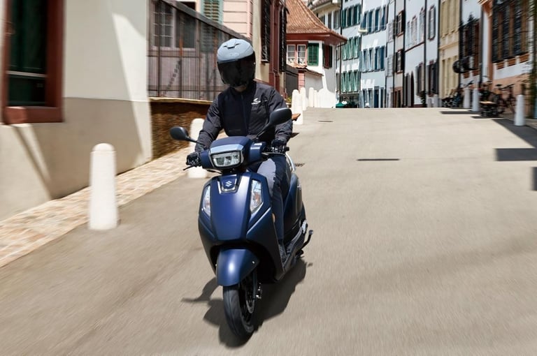 2025 Suzuki UZ125 Address, 125 Scooter, Twist and go