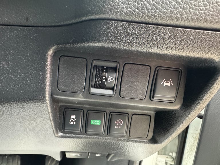 2017 Nissan Qashqai 1.2 DIG-T N-Connecta SUV 5dr Petrol XTRON 2WD Euro 6 (s/s)