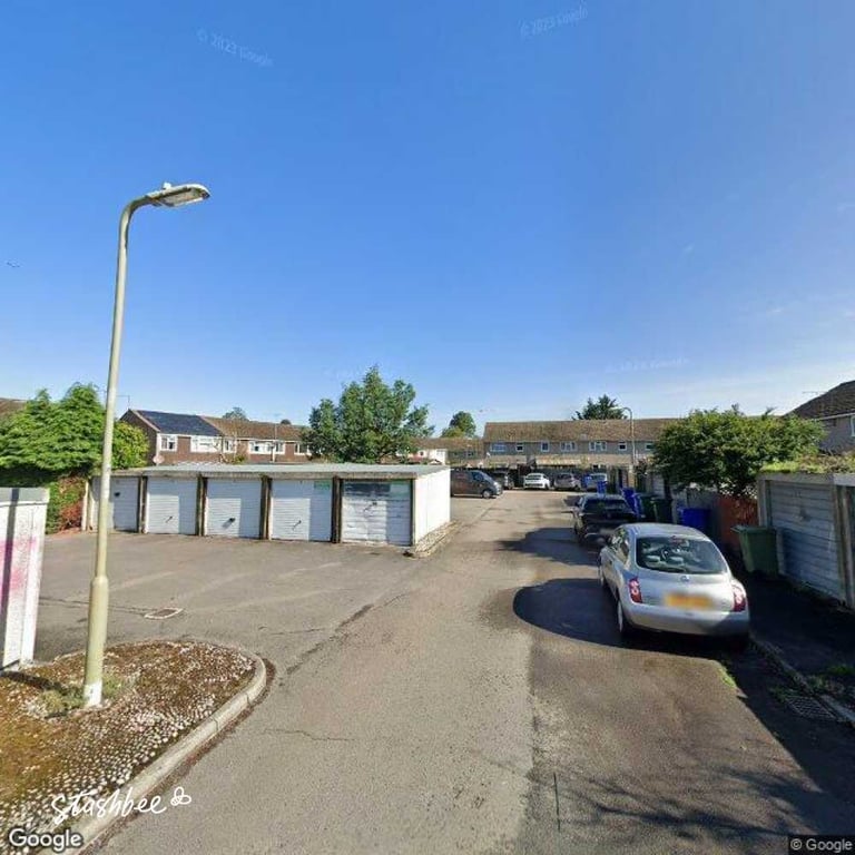 Garage to rent in Farnborough (GU14) | Stashbee
