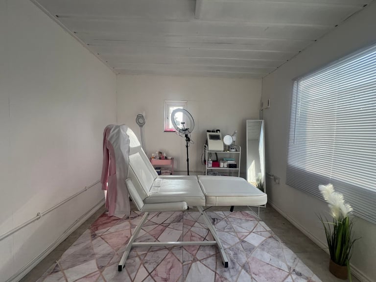 image for Beauty Studio  - Nails , Hair, Lashes, Massages Spaces to Rent East London 