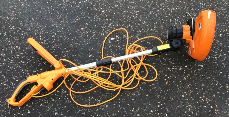 Large Worx electric Strimmer and cable