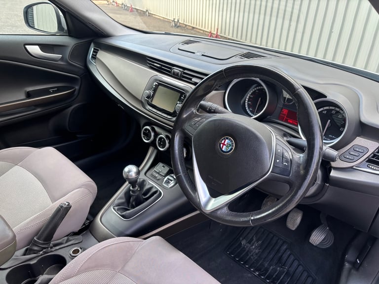 Alfa Romeo Giulietta 1.4 Distinctive # FSH GREAT DRIVE #