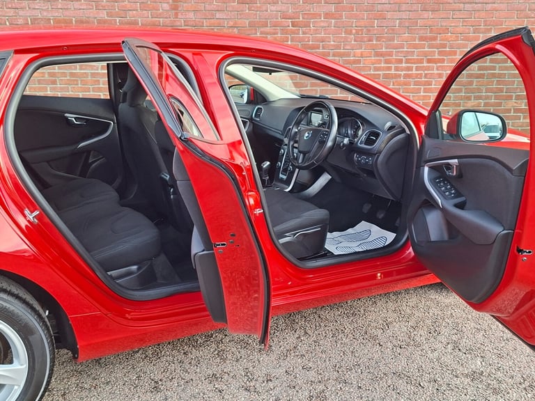 2015 15 Volvo V40 1.6 D2 ES 5 Door Manual. 20GBP RFL. Only 59000 Miles with FSH!