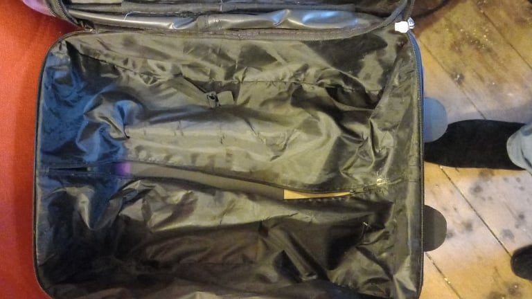 sutcase small