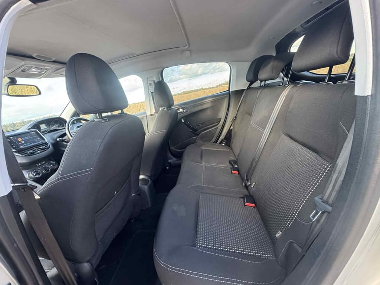 2018 Peugeot 208 1.2 PureTech Allure Premium 5dr HATCHBACK Petrol Manual
