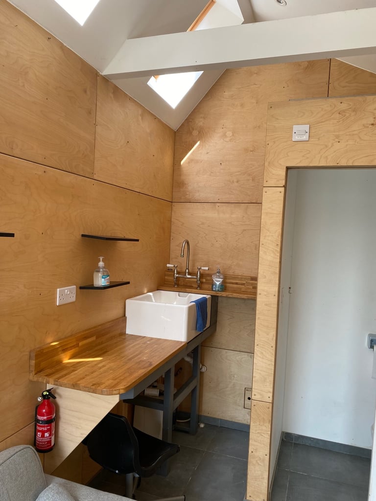 B1 Office / Artist’s Studio / Workshop Birkbeck nr Penge Crystal Palace Norwood