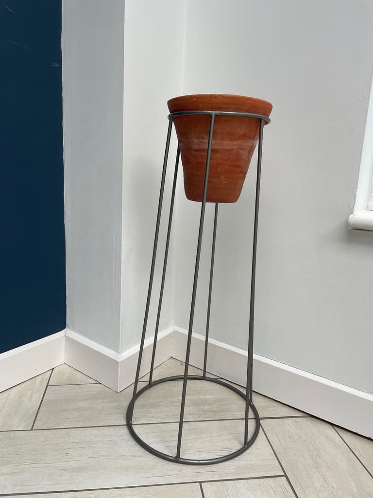 image for Indoor metal plant stand 