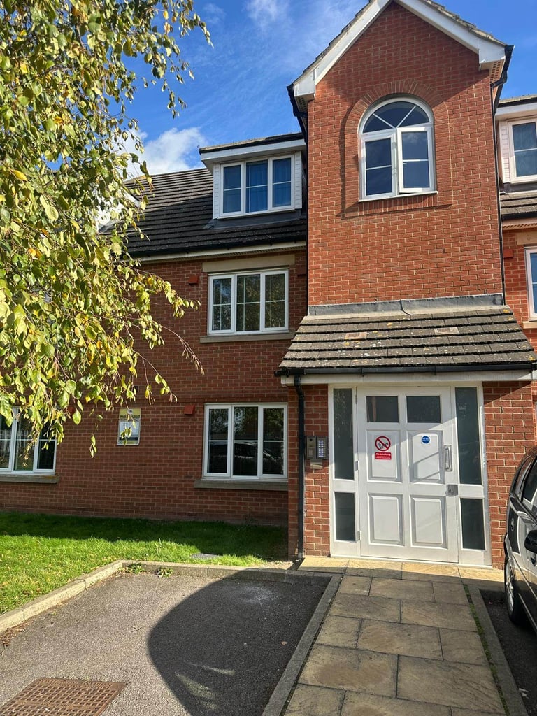 Spacious 2 Bedrooms First Floor Flat Available To Let On Tallow Close Dagenham (RM9 6EU)