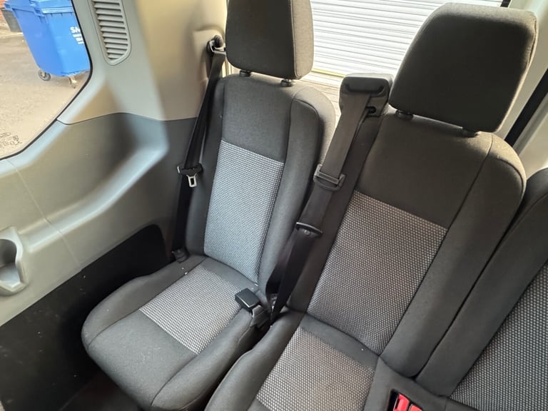 2015 Ford Transit 2.2 TDCi 460 Minibus 5dr Manual L4 H3 (17 seats) NA Diesel Manual