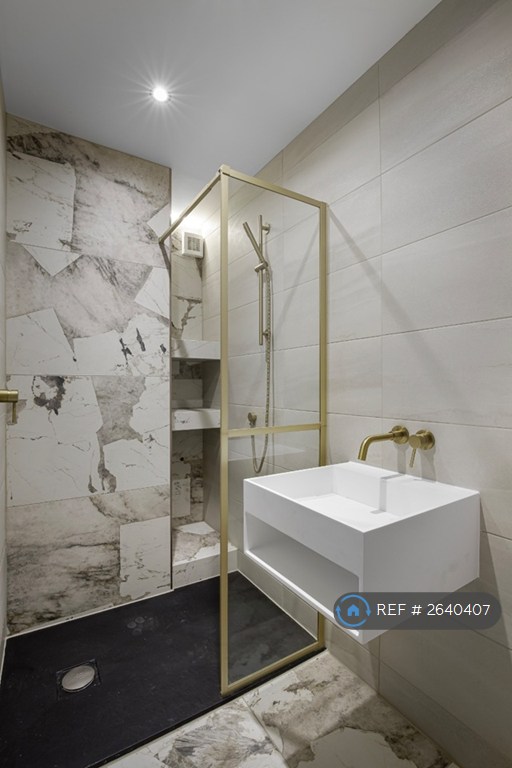 2 bedroom flat in Filey Place, Blackpool, FY1 (2 bed) (#2640407)